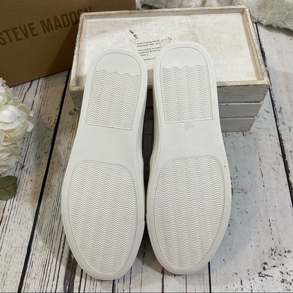 Steve Madden Zima perforated slip on sandals NEW - Picture 6 of 6